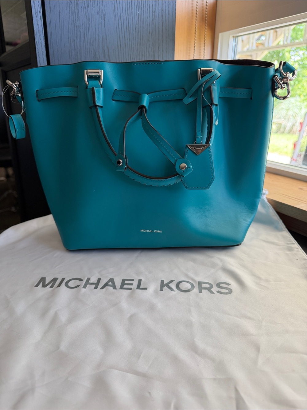Michael Kors Blakely Medium Bucket Bag, Tile blue Leather, NWT